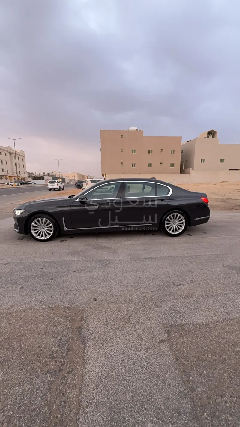 2022 بي ام دبليو الفئة السابعة 730 إل أي