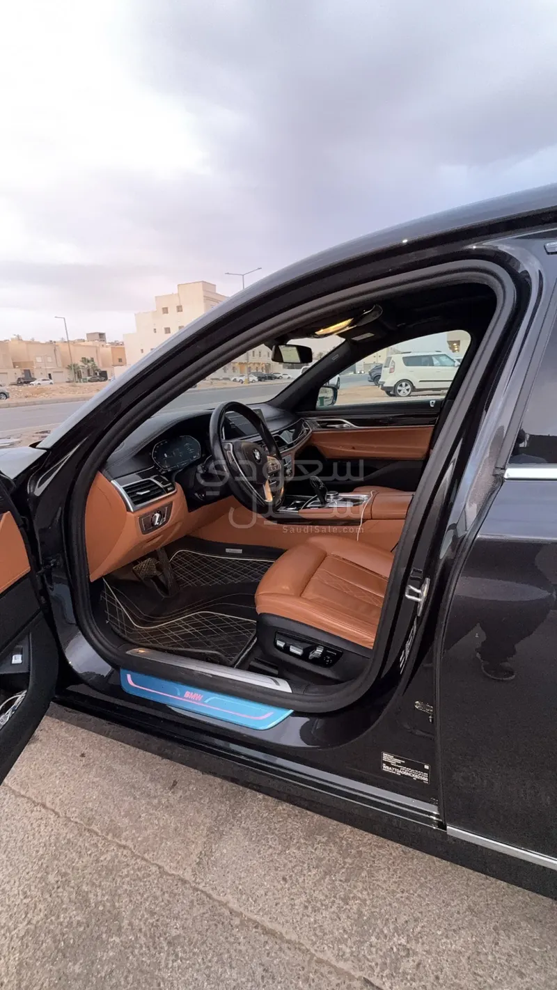 2022 بي ام دبليو الفئة السابعة 730 إل أي