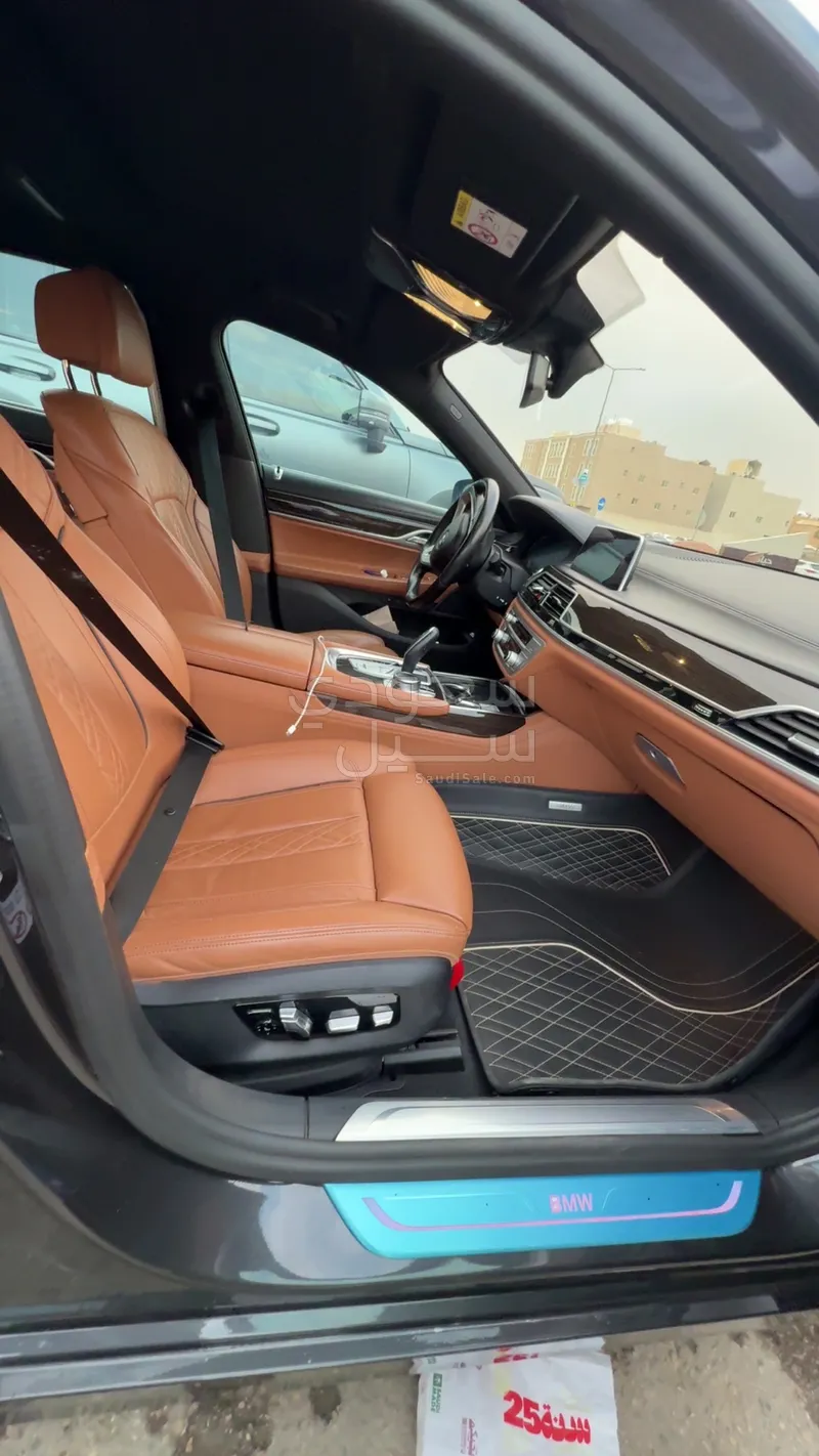 2022 بي ام دبليو الفئة السابعة 730 إل أي