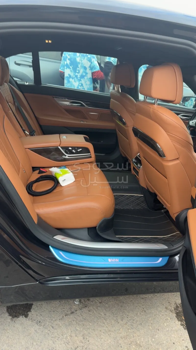 2022 بي ام دبليو الفئة السابعة 730 إل أي