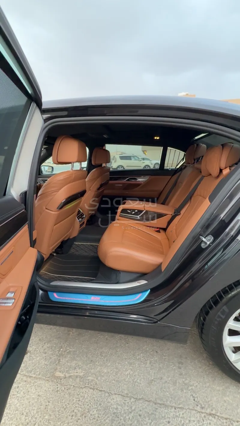 2022 بي ام دبليو الفئة السابعة 730 إل أي