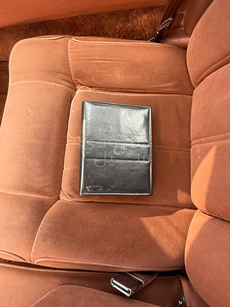 1990 كاديلاك ديفيل