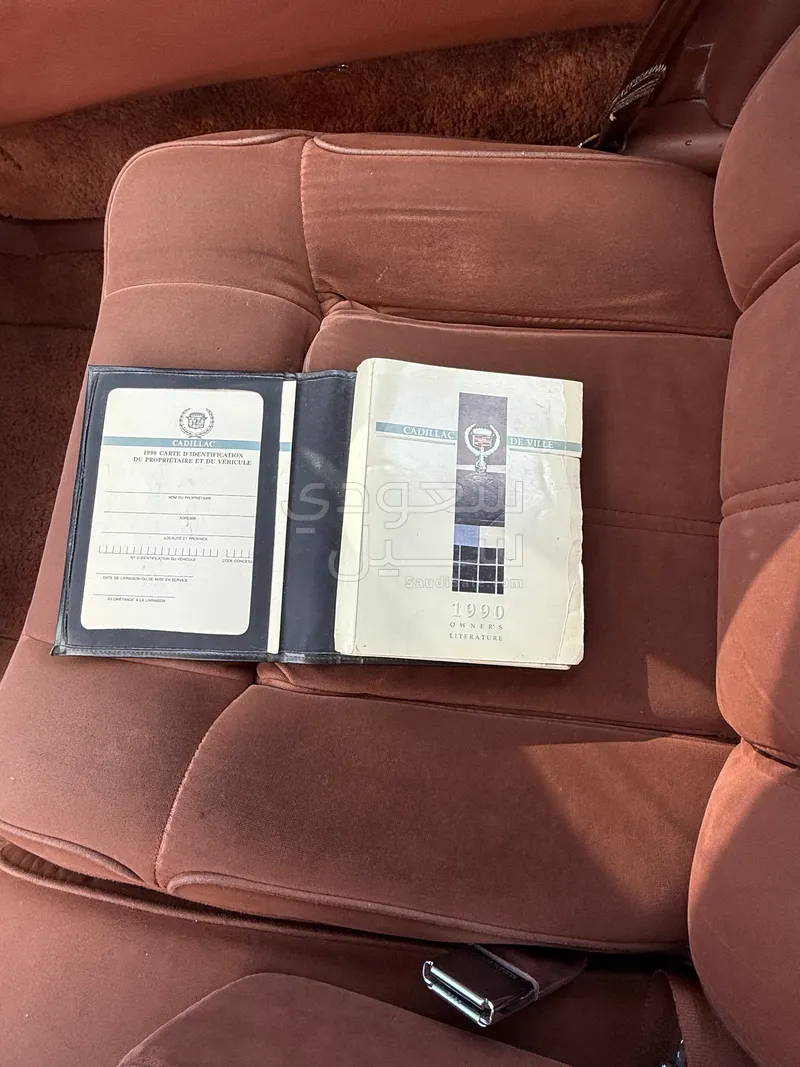 1990 كاديلاك ديفيل