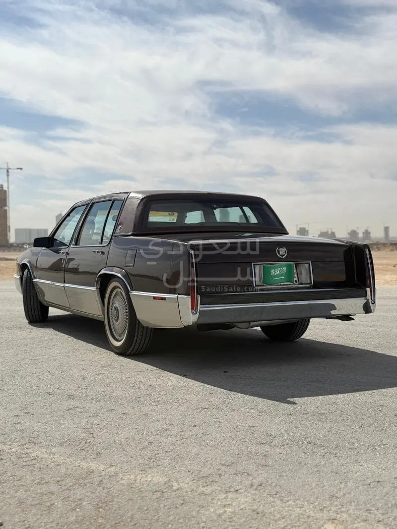 1990 كاديلاك ديفيل