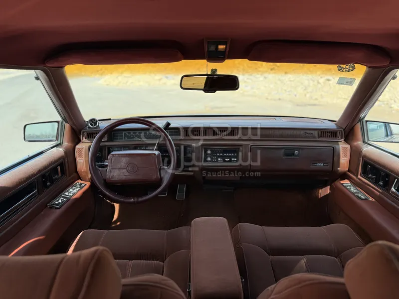 1990 كاديلاك ديفيل