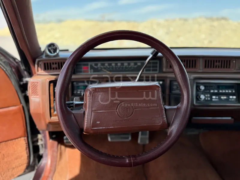 1990 كاديلاك ديفيل