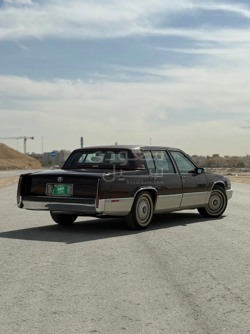 1990 كاديلاك ديفيل