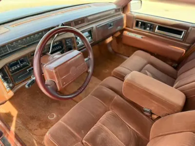 1990 كاديلاك ديفيل