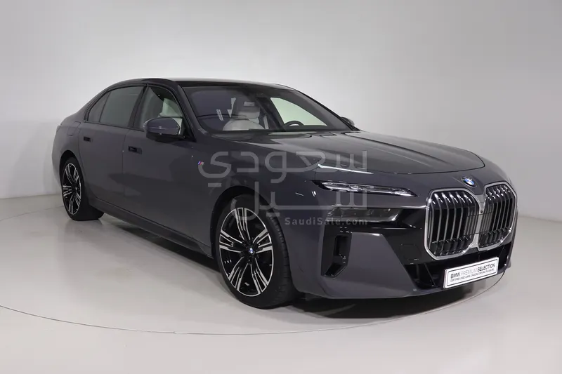 2026 بي ام دبليو الفئة السابعة 735أي