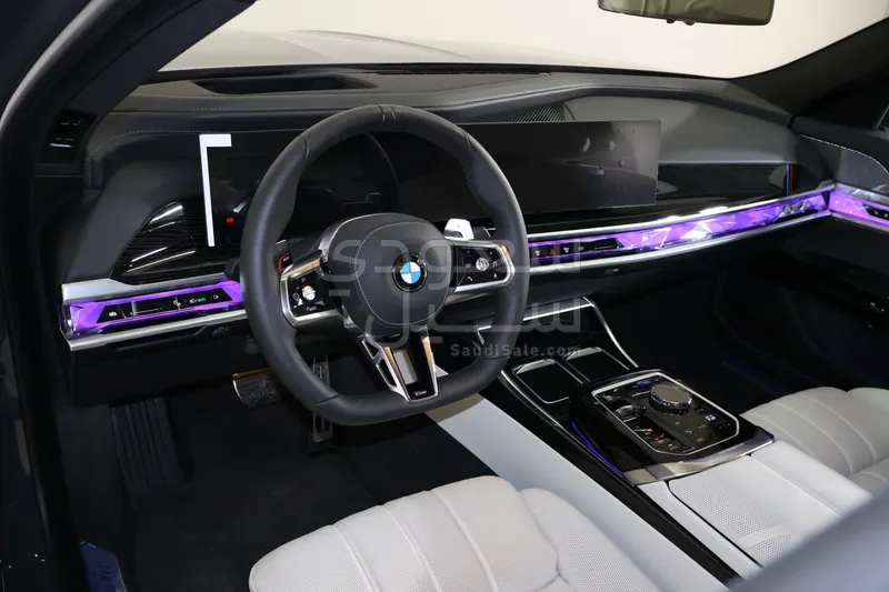 2026 بي ام دبليو الفئة السابعة 735أي