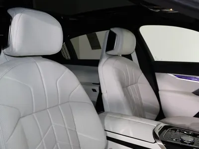 2026 بي ام دبليو الفئة السابعة 735أي