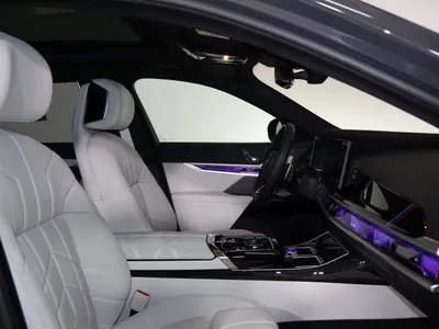 2026 بي ام دبليو الفئة السابعة 735أي