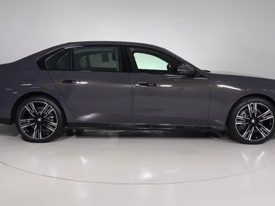 2026 بي ام دبليو الفئة السابعة 735أي