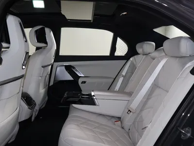 2026 بي ام دبليو الفئة السابعة 735أي