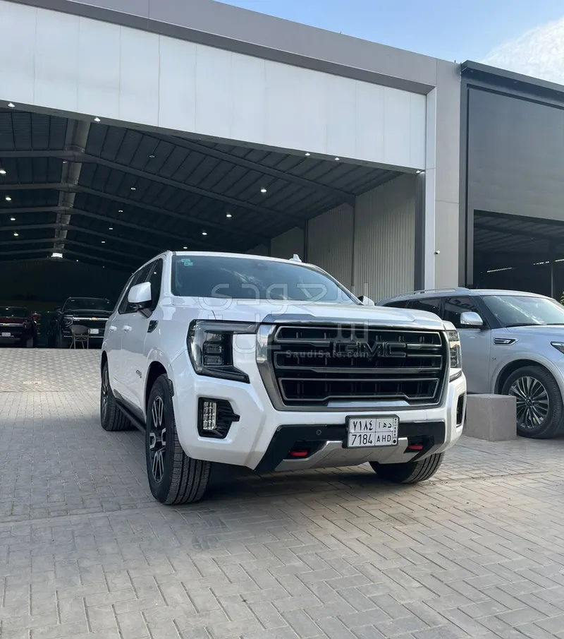 2021 جي ام سي يوكون اي تي 4