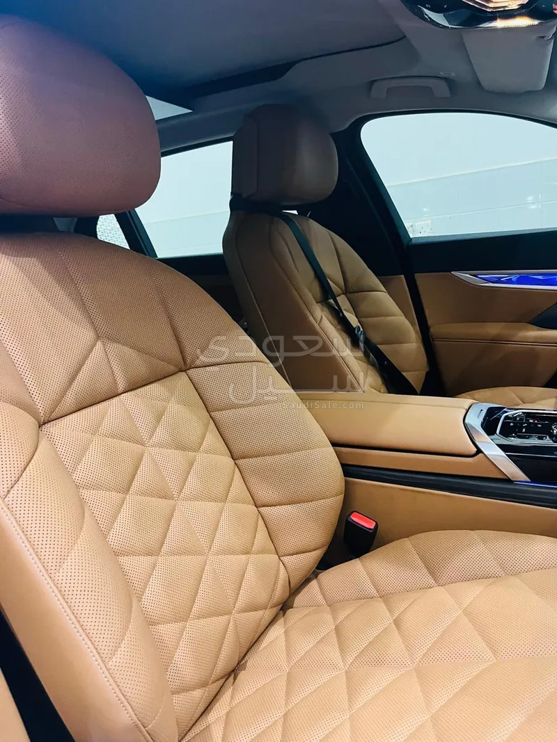 2026 بي ام دبليو الفئة السابعة 735أي