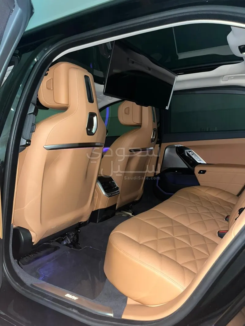 2026 بي ام دبليو الفئة السابعة 735أي