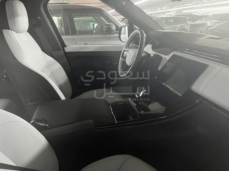 2024 لاند روفر رينج روفر سبورت اوتوبيوجرافي