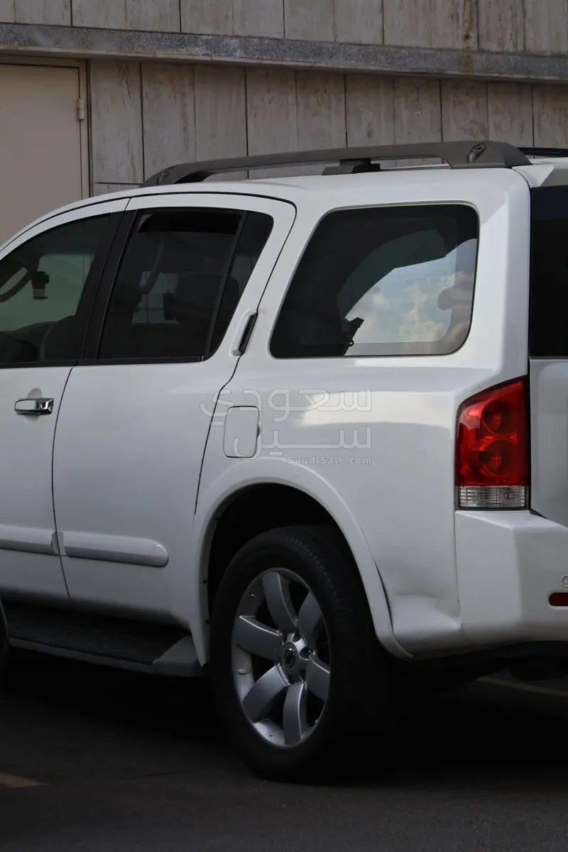 2009 نيسان ارمادا بلاتنيوم