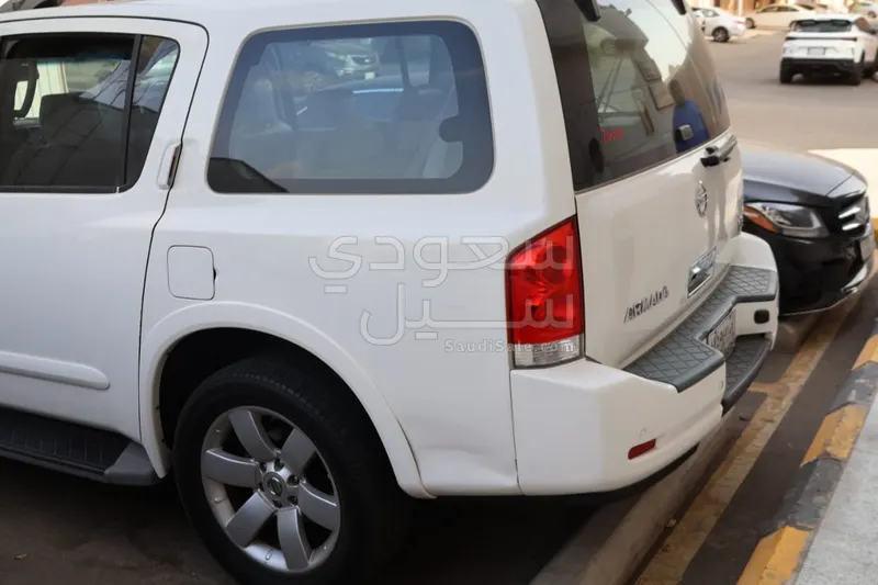 2009 نيسان ارمادا بلاتنيوم