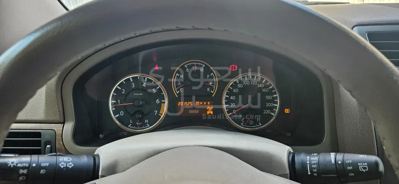 2009 نيسان ارمادا بلاتنيوم