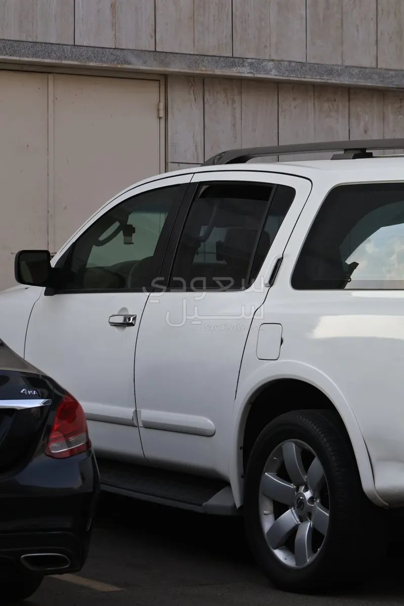 2009 نيسان ارمادا بلاتنيوم