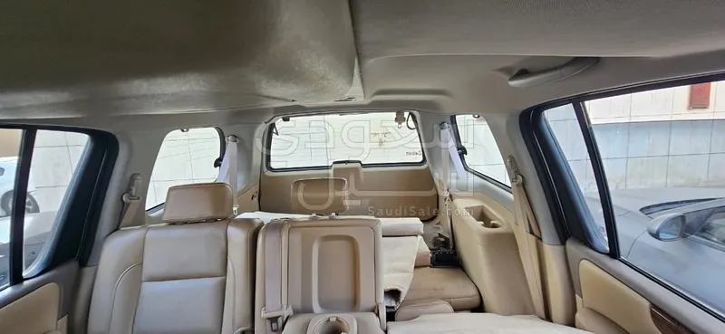 2009 نيسان ارمادا بلاتنيوم