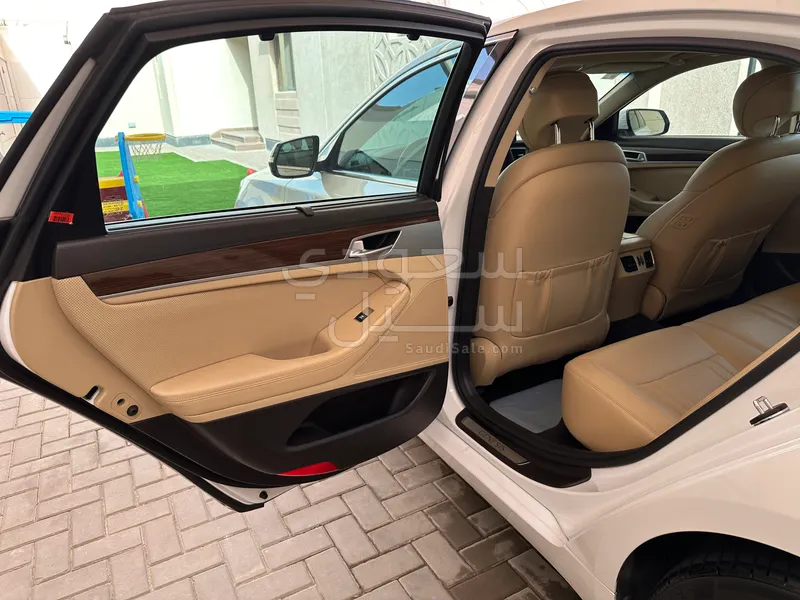 2018 جينيسيس جي 80