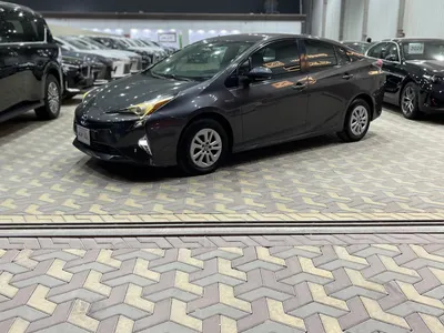 2017 تويوتا بريوس