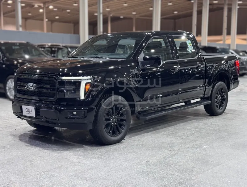 2025 فورد اف 150 لاريات