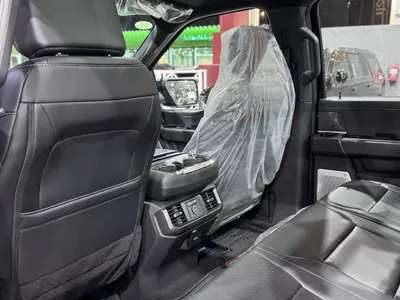 2025 فورد اف 150 لاريات