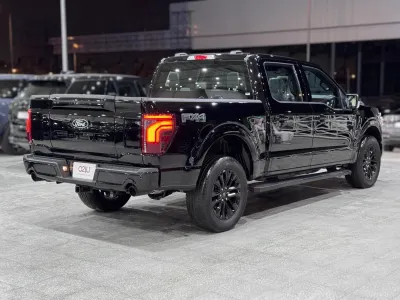 2025 فورد اف 150 لاريات