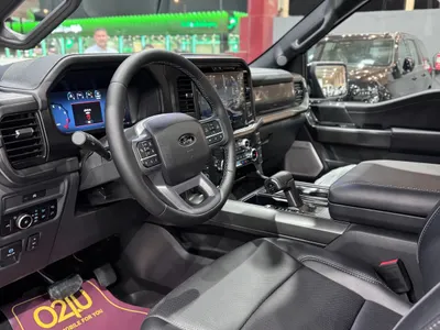 2025 فورد اف 150 لاريات