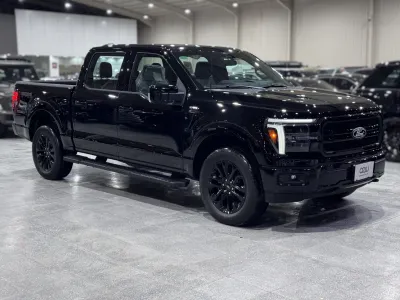 2025 فورد اف 150 لاريات