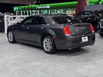 2023 كرايسلر 300 سي