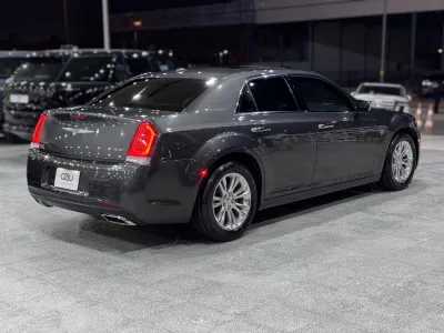 2023 كرايسلر 300 سي