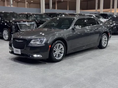 2023 كرايسلر 300 سي