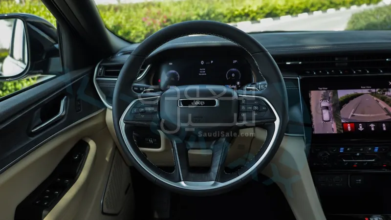 2025 جييب جراند شيروكي ليمتد بلس