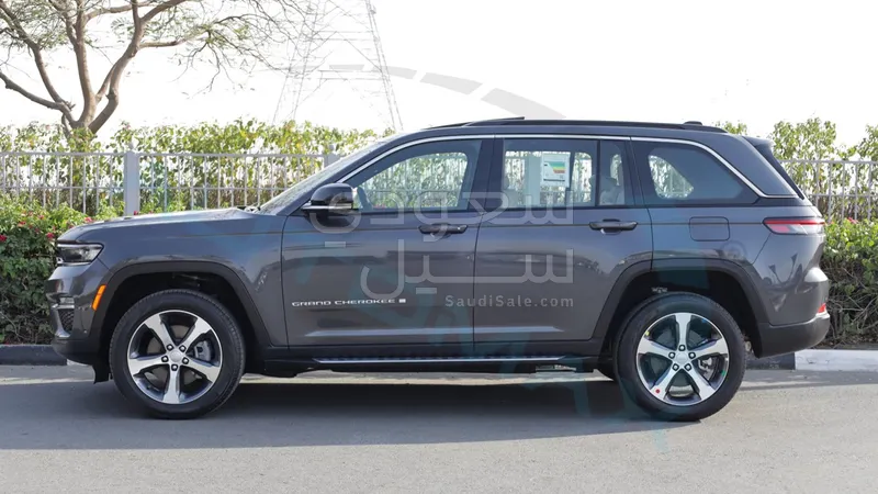 2025 جييب جراند شيروكي ليمتد بلس