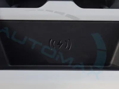 2025 لاند روفر ديفيندر اكس داينمك