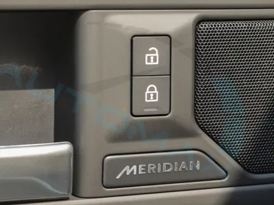 2025 لاند روفر ديفيندر اكس داينمك