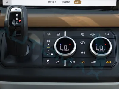 2025 لاند روفر ديفيندر اكس داينمك