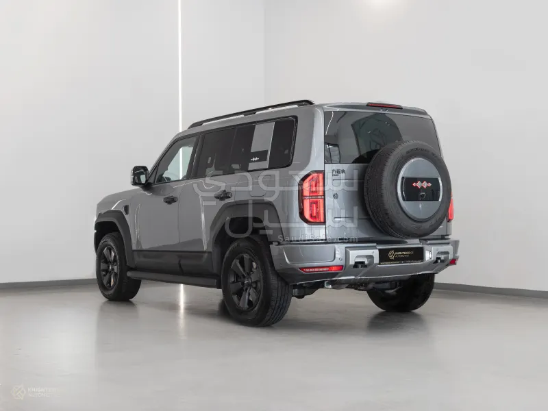 2026 بي واي دي ليوبارد 5