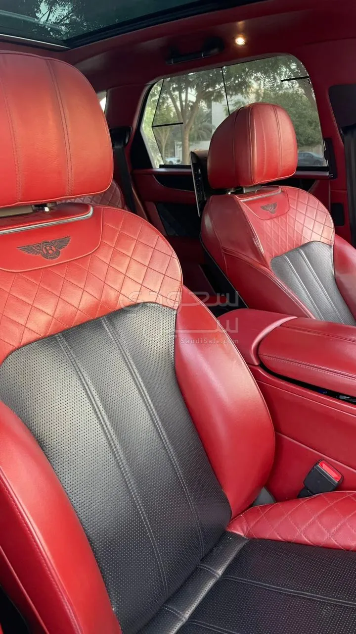 2017 بنتلي بنتايجا الاصدار الاسود