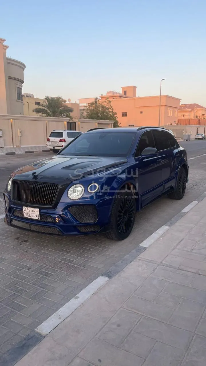 2017 بنتلي بنتايجا الاصدار الاسود
