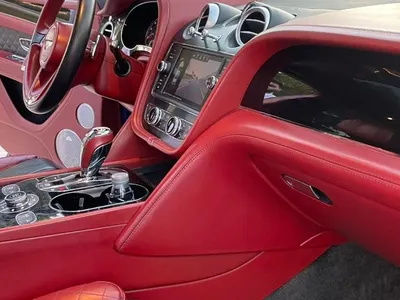 2017 بنتلي بنتايجا الاصدار الاسود