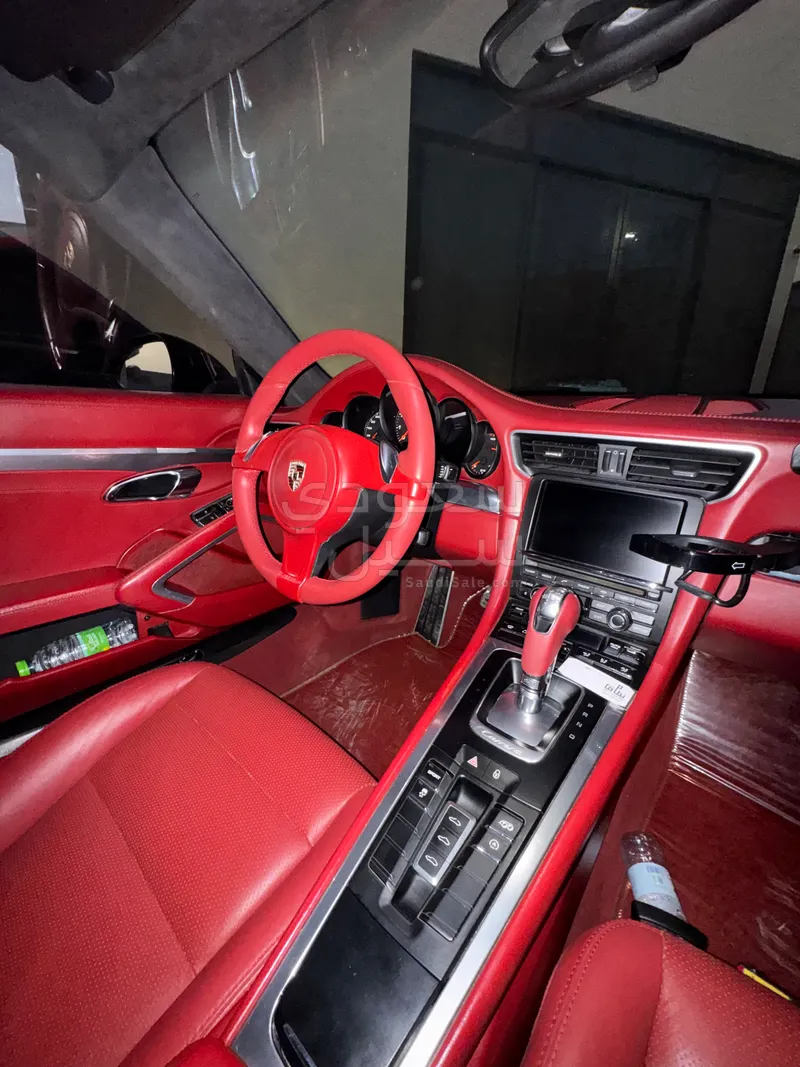 2013 بورش 911 كاريرا