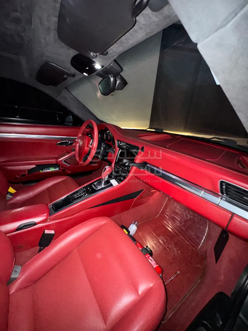 2013 بورش 911 كاريرا