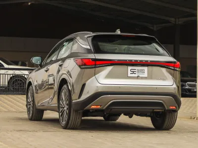 2025 لكزس أر إكس 350