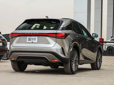 2025 لكزس أر إكس 350